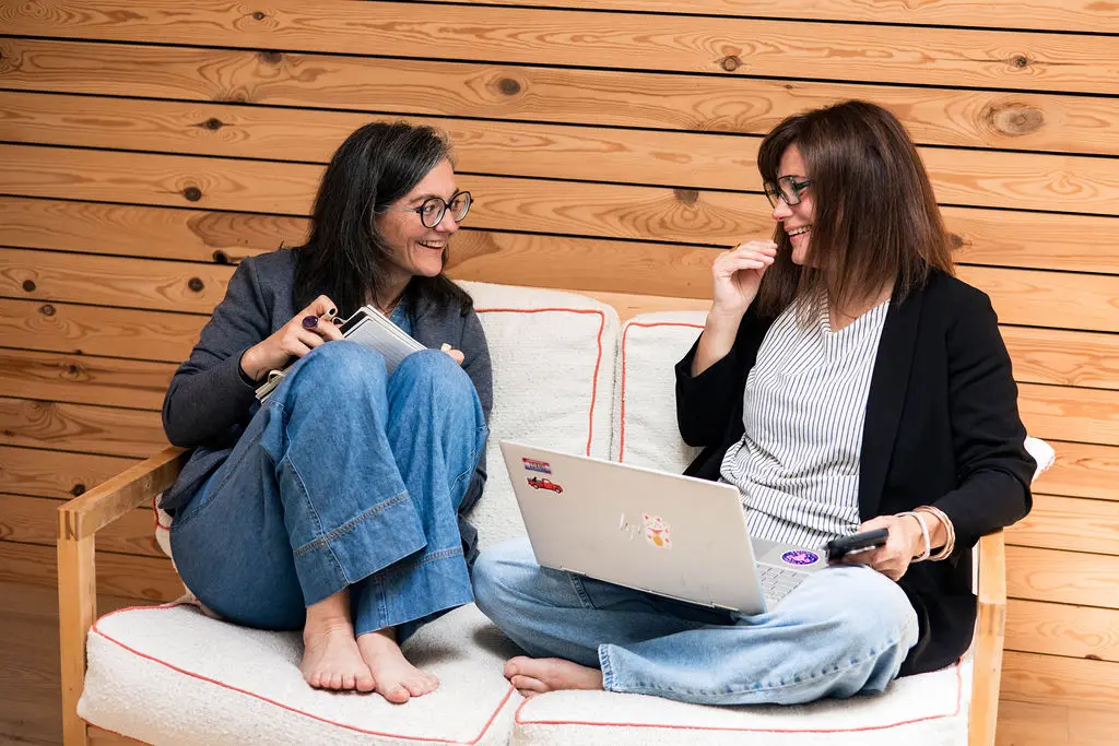 Sophie et Julie, complices, lors d’un temps d’échange